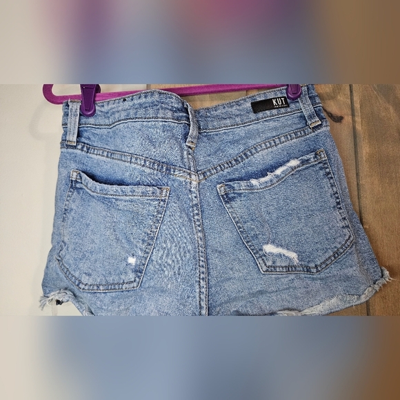 KUT from the Kloth Jane High Rise Distressed Shorts. Med Wash. Size Med - Picture 12 of 12